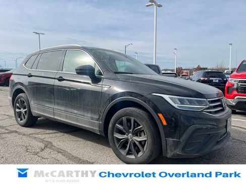 Used 2024 Volkswagen Tiguan SE image 1