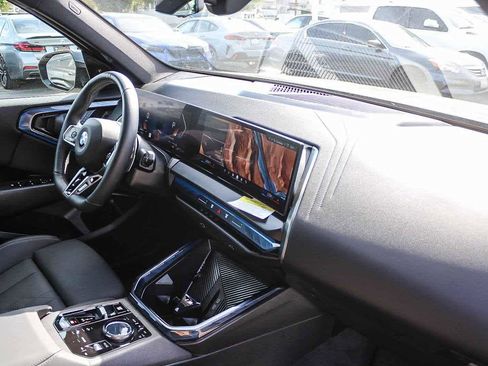 Used 2025 BMW X3 xDrive30i w/ M Sport Package image 16