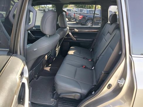 Used 2021 Lexus GX 460 Premium w/ Premium Package AWD/4WD image 15