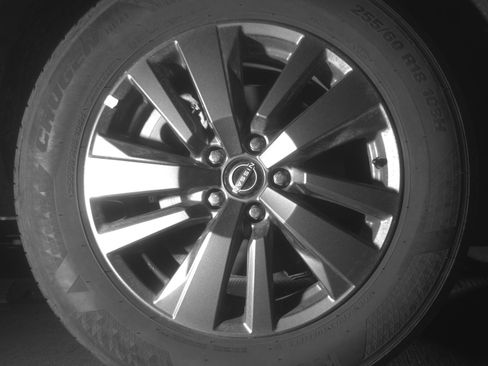 Used 2025 Nissan Pathfinder SV image 15