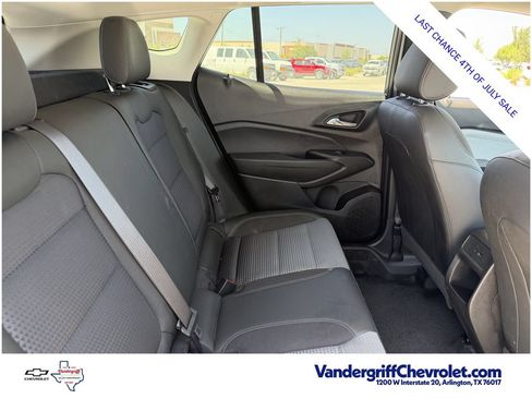 Used 2025 Chevrolet Trax LT w/ LT Convenience Package FWD image 26