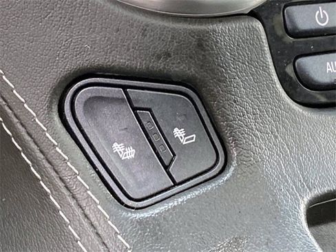 Used 2018 GMC Yukon XL SLT image 19