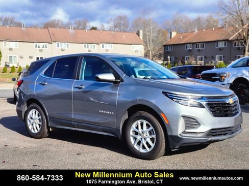 Used 2023 Chevrolet Equinox LT w/ Driver Convenience Package image 7