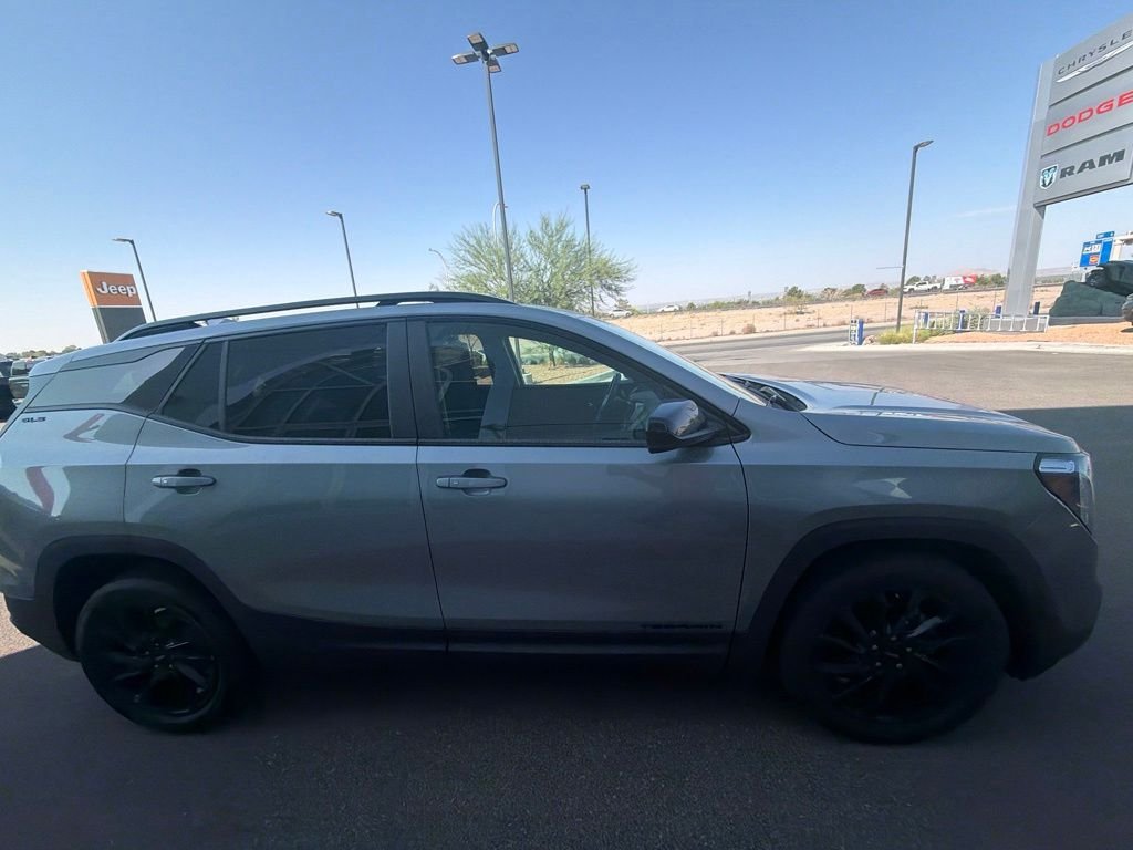 Used 2023 GMC Terrain SLE w/ Elevation Edition FWD image 7