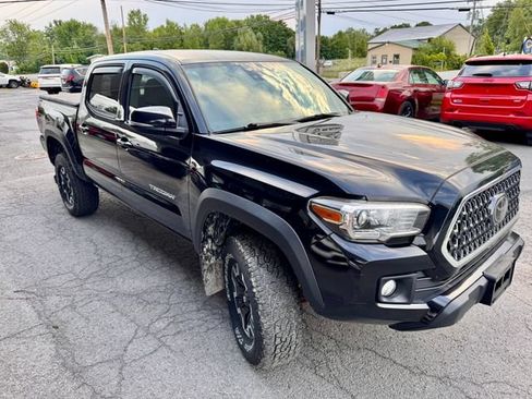 Used 2019 Toyota Tacoma TRD Off-Road AWD/4WD image 6