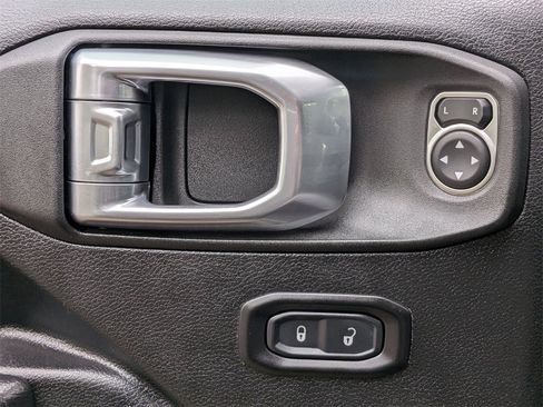 Used 2021 Jeep Wrangler Unlimited Rubicon w/ Steel Bumper Group image 22