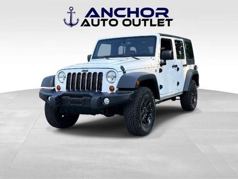 Used 2013 Jeep Wrangler Unlimited Sahara AWD/4WD image 4