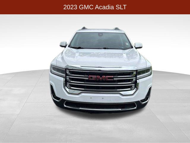 Used 2023 GMC Acadia SLT FWD image 2