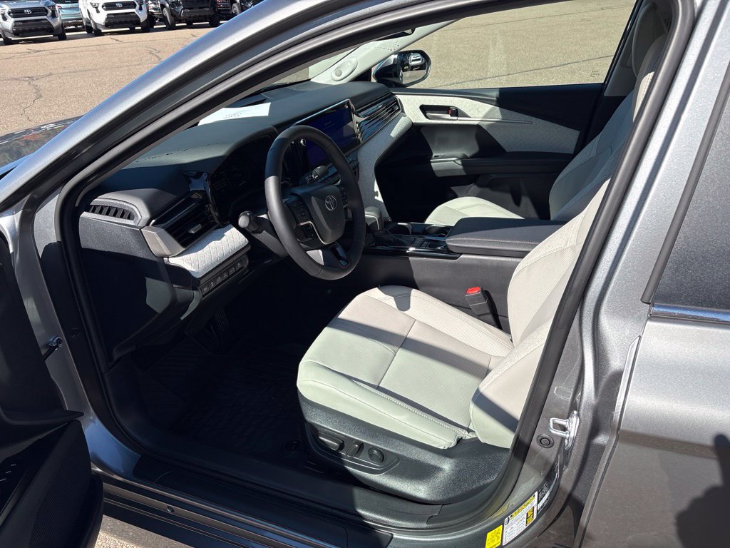 Used 2026 Toyota Camry XLE AWD/4WD image 13