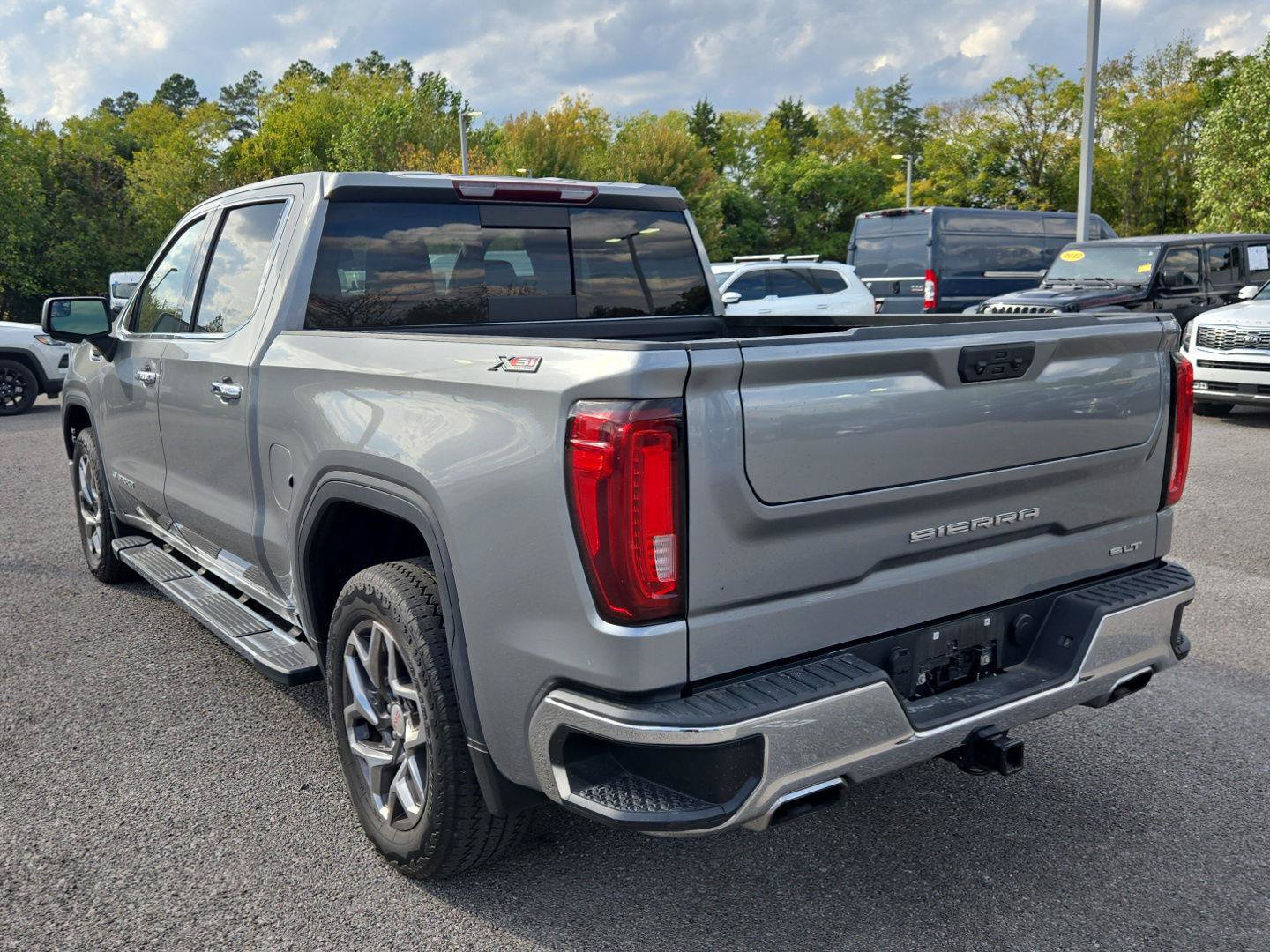 Used 2023 GMC Sierra 1500 SLT w/ SLT Premium Package AWD/4WD image 5