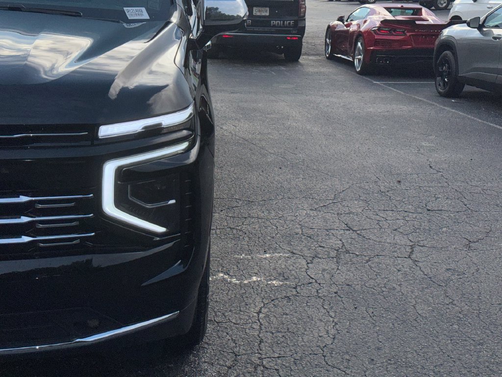 Used 2025 Chevrolet Suburban Premier RWD image 10