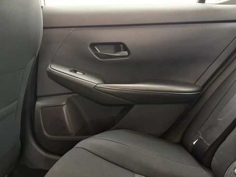 Used 2024 Nissan Sentra SV FWD image 33