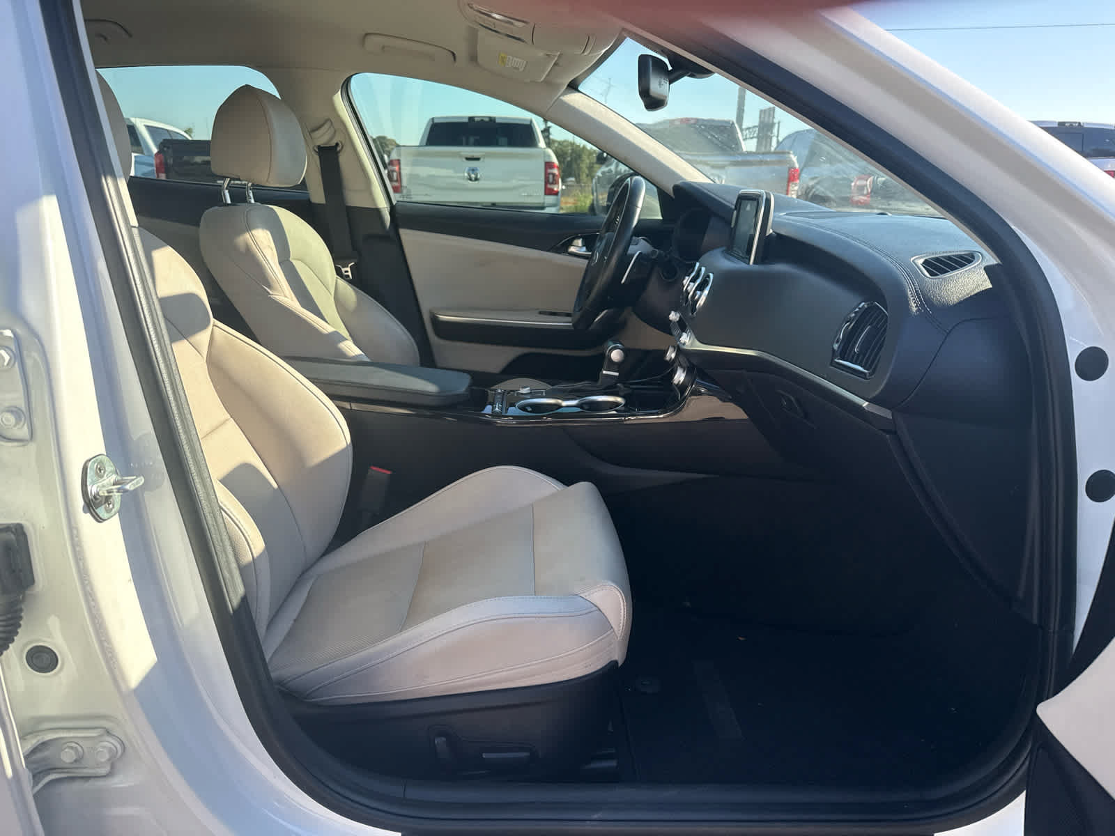 Used 2019 Kia Stinger RWD image 10