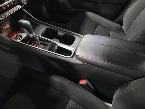 Used 2025 Nissan Sentra SV FWD image 26