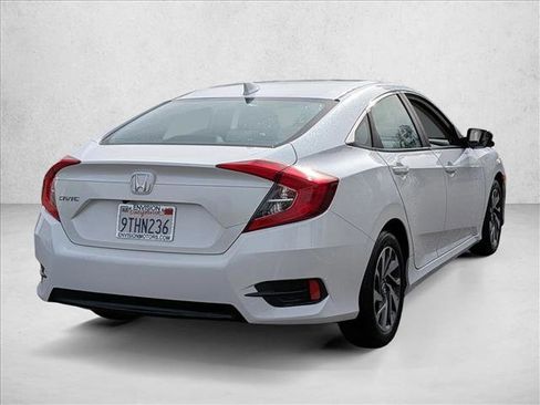 Used 2018 Honda Civic EX image 5