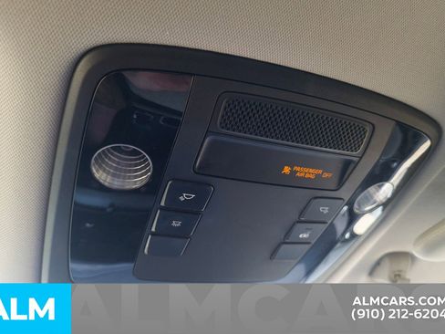 Used 2024 Kia Carnival LX image 14