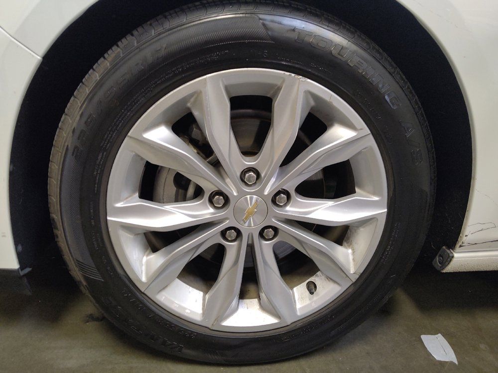 Used 2023 Chevrolet Malibu LT FWD image 31