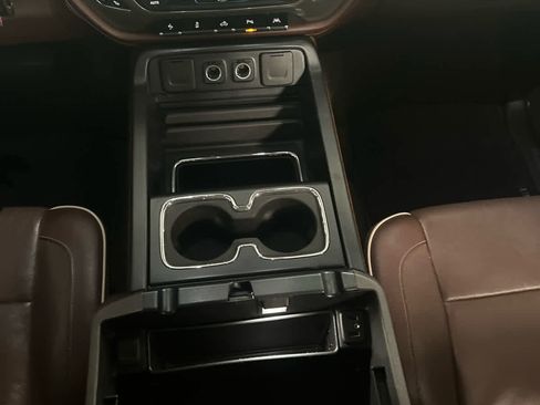 Used 2016 Chevrolet Silverado 1500 High Country w/ High Country Premium Package image 28