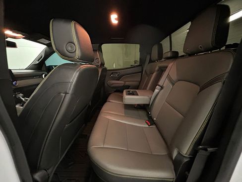 Used 2024 Chevrolet Colorado ZR2 w/ ZR2 Convenience Package III image 19