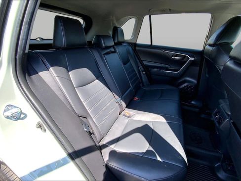 Used 2022 Toyota RAV4 XLE Premium FWD image 19