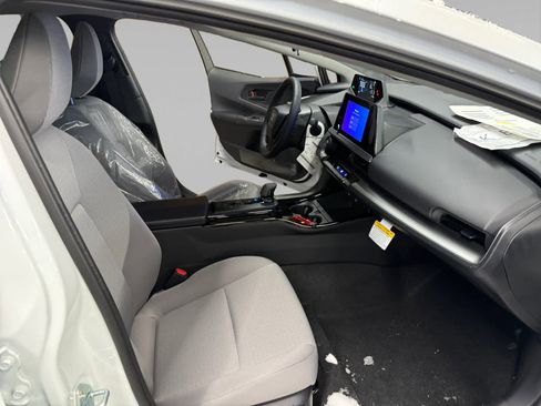 New 2026 Toyota Prius LE image 15