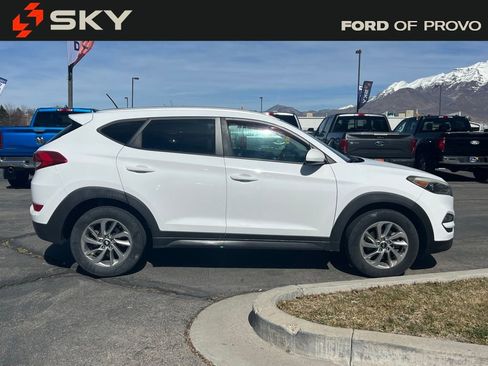 Used 2016 Hyundai Tucson SE w/ Option Group 02 FWD image 5