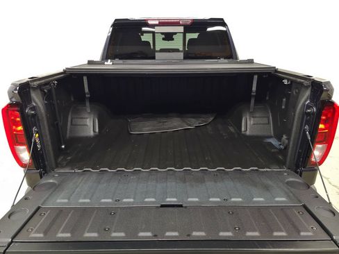 Used 2022 GMC Sierra 1500 Elevation w/ Preferred Package AWD/4WD image 8