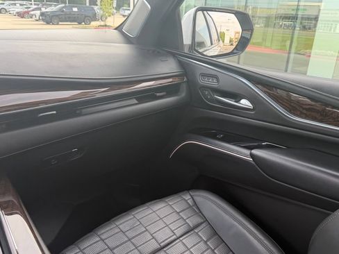 Used 2022 Cadillac Escalade Sport Platinum AWD/4WD image 20