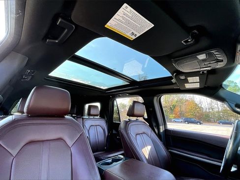 Used 2023 Ford Expedition Limited image 24