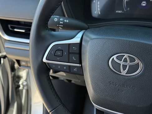 Used 2025 Toyota Grand Highlander AWD image 11