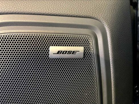 Certified 2024 Porsche Macan image 38