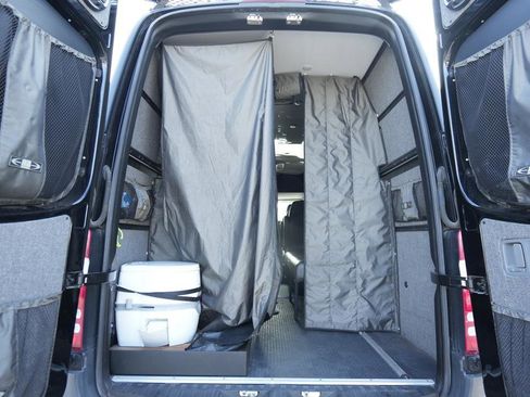 Used 2015 Mercedes-Benz Sprinter 2500 image 7