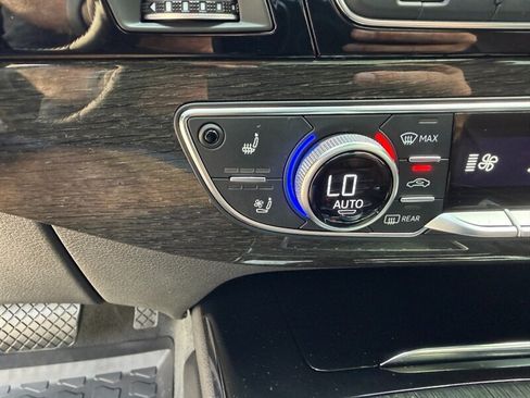 Used 2018 Audi Q7 3.0T Prestige w/ Prestige Package AWD/4WD image 43
