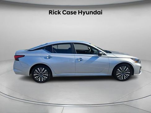 Used 2024 Nissan Altima 2.5 SV image 4