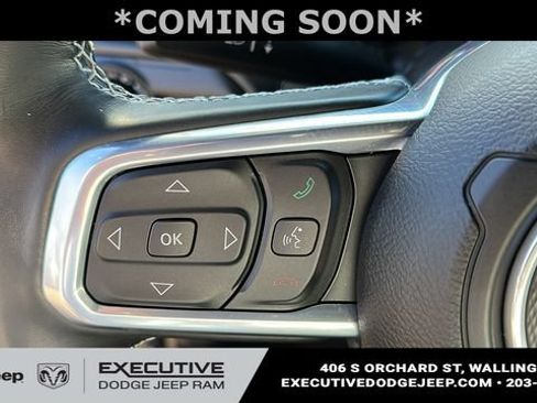 Used 2022 Jeep Wrangler Unlimited Sahara w/ Cold Weather Group AWD/4WD image 11