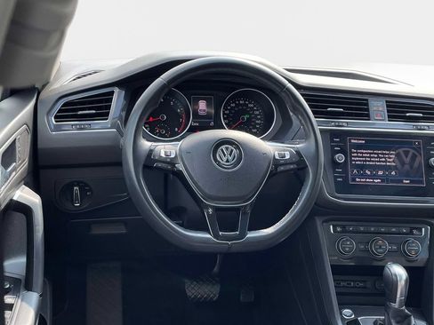 Used 2019 Volkswagen Tiguan SE w/ Panoramic Sunroof Package AWD/4WD image 18