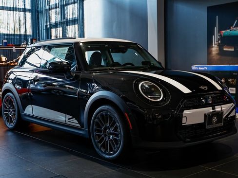 New 2026 MINI Cooper S image 1