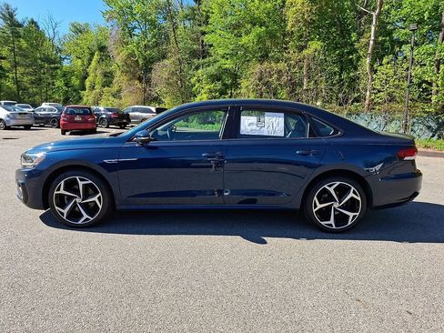 Used 2020 Volkswagen Passat 2.0T R-Line FWD image 4