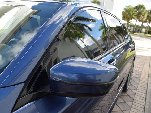 Used 2017 BMW ALPINA B7 xDrive image 32