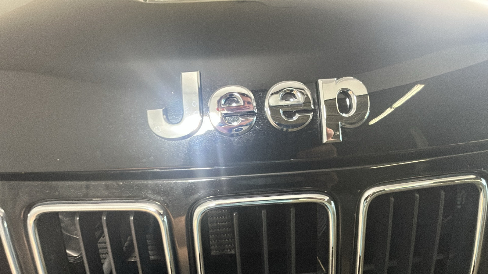 Used 2015 Jeep Grand Cherokee Limited w/ Trailer Tow Group IV AWD/4WD image 10