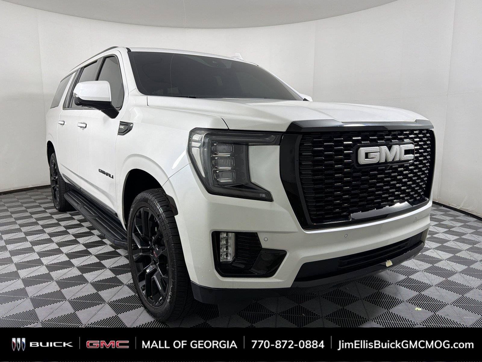 Used 2023 GMC Yukon XL SLT w/ SLT Premium Package AWD/4WD image 1