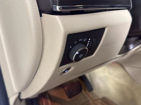 Used 2015 Jeep Grand Cherokee Overland AWD/4WD image 10