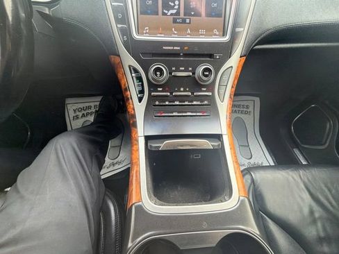Used 2016 Lincoln MKX Select w/ Select Plus Package AWD/4WD image 28