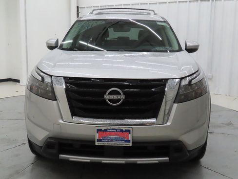 Used 2025 Nissan Pathfinder Platinum w/ Cargo Package image 8