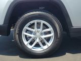Used 2025 Jeep Grand Cherokee Laredo X image 6