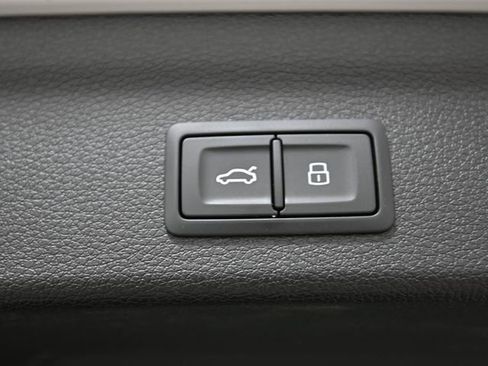 Used 2025 Audi Q3 2.0T Premium Plus w/ Premium Plus Package AWD/4WD image 21