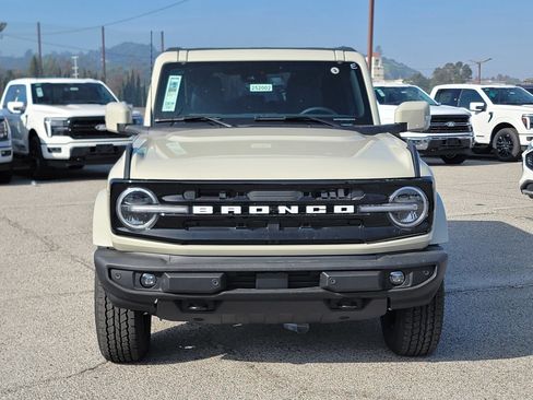 New 2025 Ford Bronco Outer Banks AWD/4WD image 2