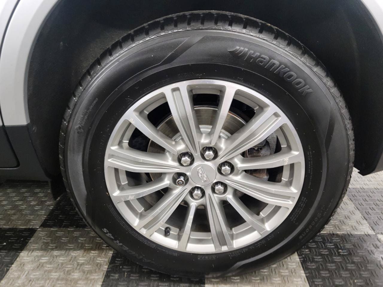 Used 2018 Cadillac XT5 Luxury w/ Driver Awareness Package AWD/4WD image 30