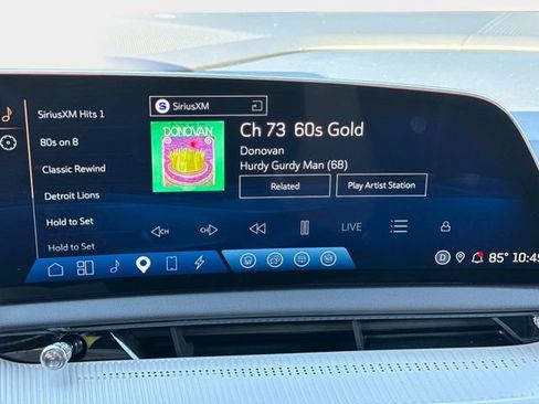 Certified 2025 Cadillac Optiq Luxury 2 w/ LPO, Floor Liner Package AWD/4WD image 22