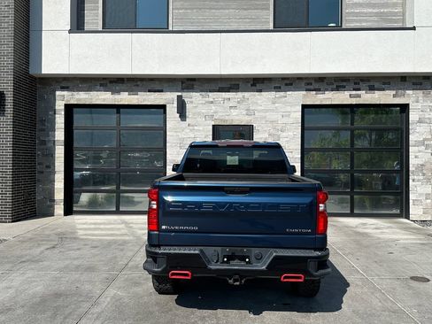 Used 2019 Chevrolet Silverado 1500 Custom Trail Boss w/ Custom Convenience Package AWD/4WD image 4